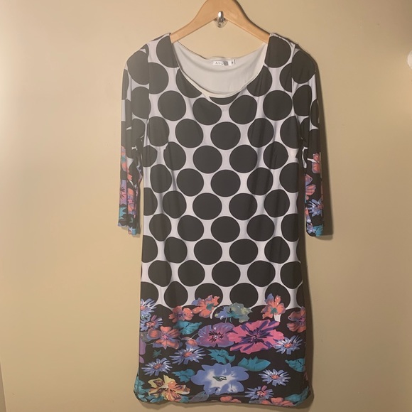 Adore - Picture 4 of 5